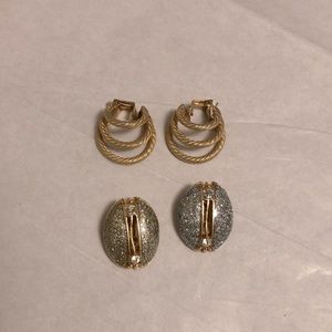 4/$20 2 pair of clip on earrings